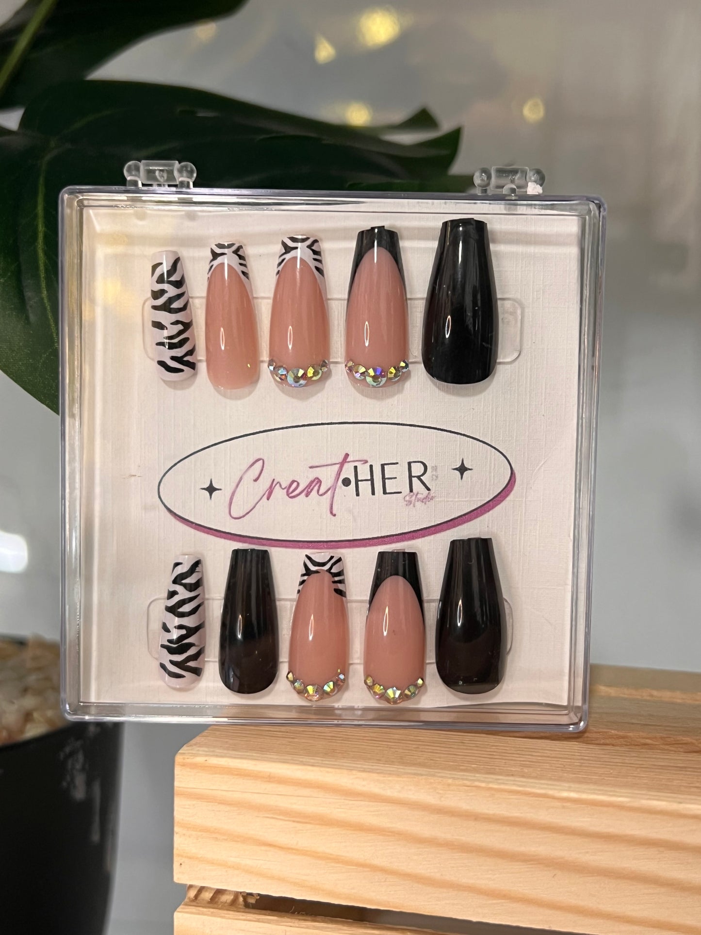CreatHER Zebra Print Pressies (Medium Length)
